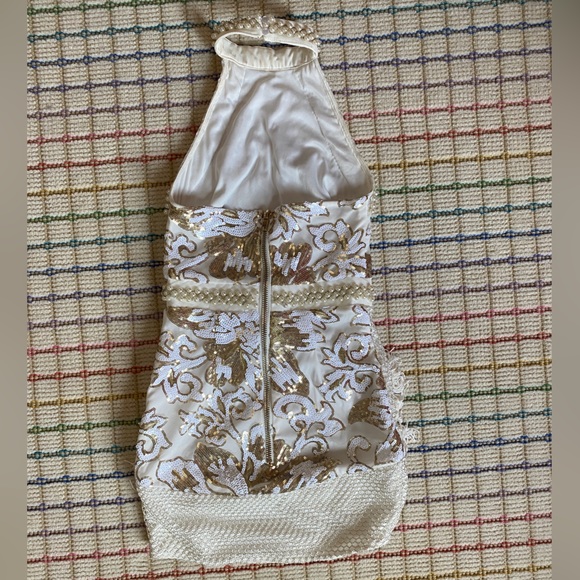 CHARLYIA WHITE/GOLD HALTERNECK SEQUIN, PEARL, AND TASSEL BODYCON DRESS: size 8 - Picture 4 of 7
